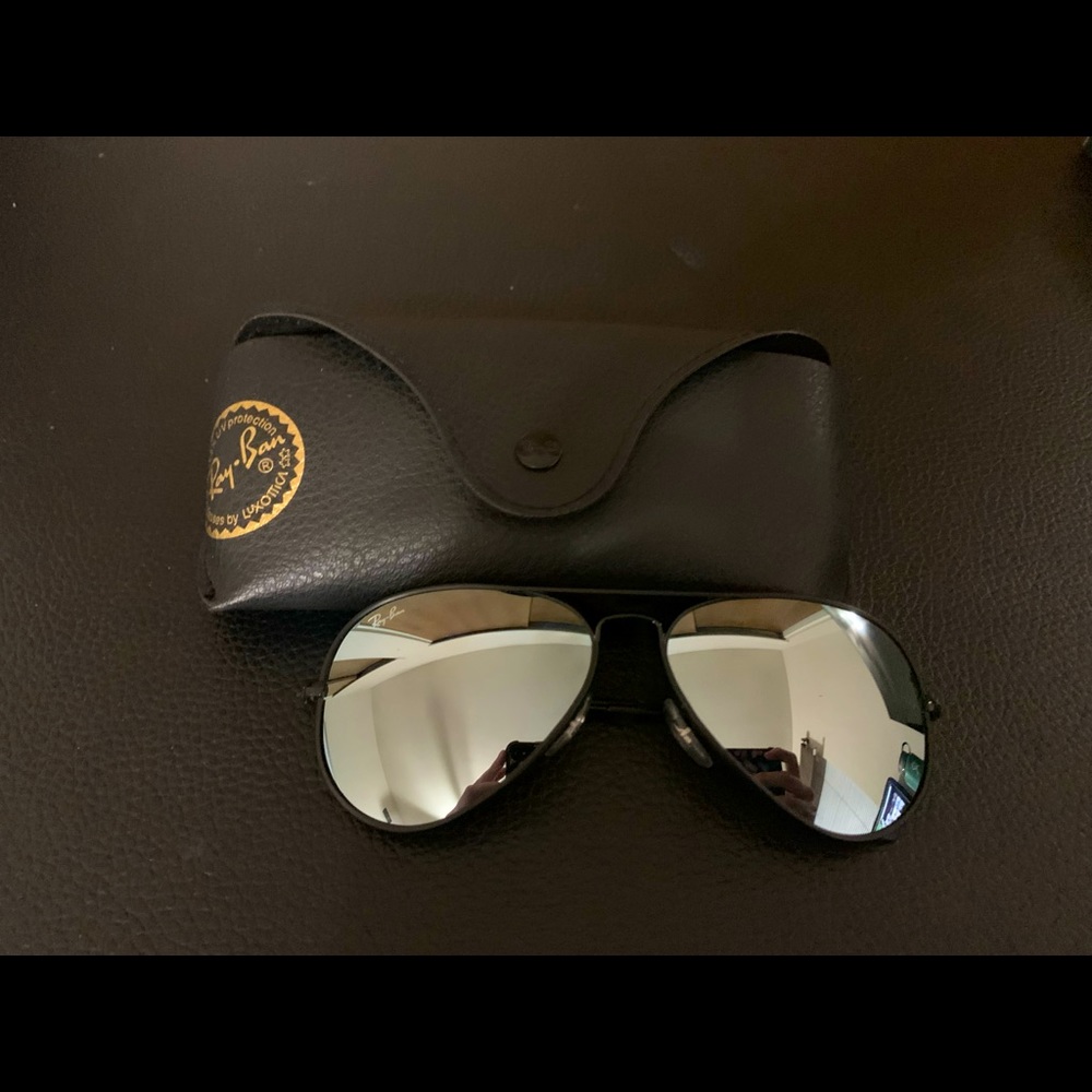Ray-Ban Black and Silver Aviator Sunglasses